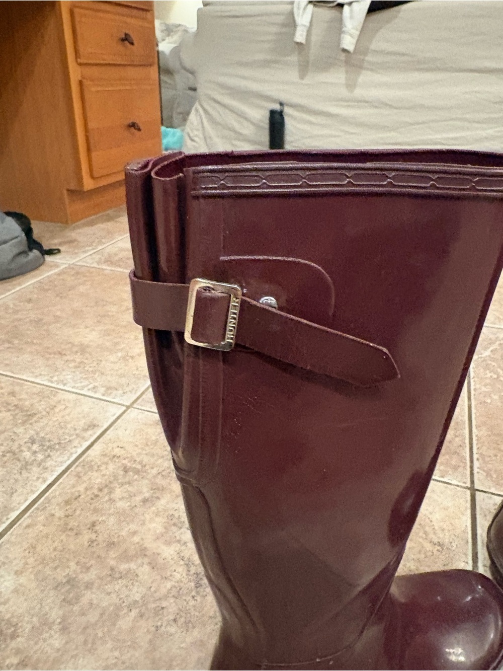 Hunter Tall Gloss Waterproof Rain Boots in Burgundy - Picture 3 of 5